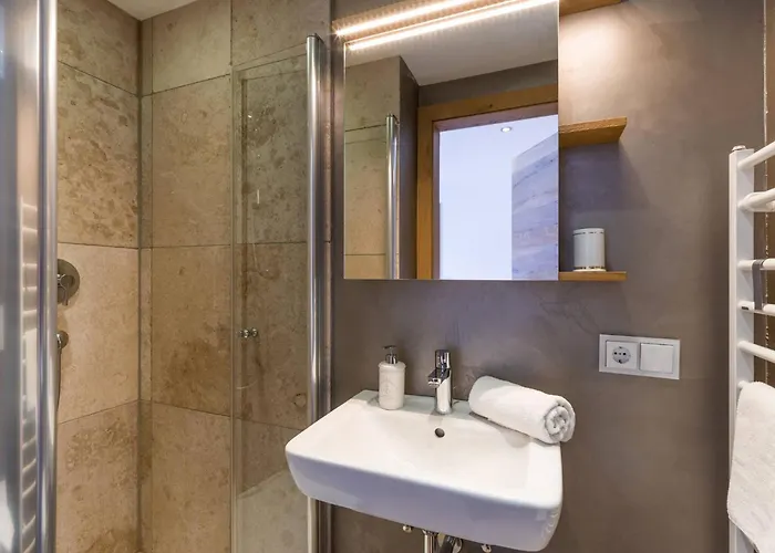 Trendguide By Alpine Host Helpers Apartament