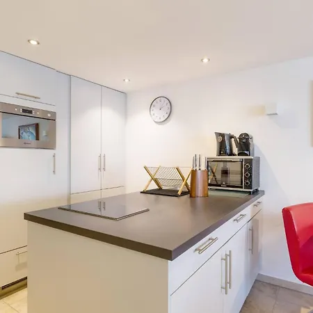 Trendguide By Alpine Host Helpers 아파트