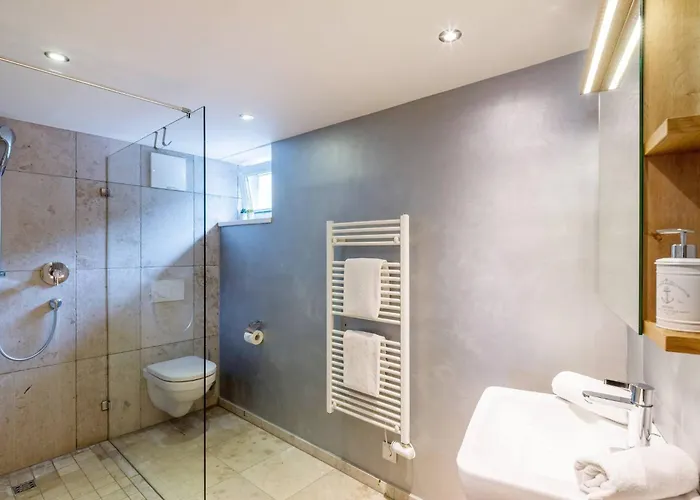 Trendguide By Alpine Host Helpers *